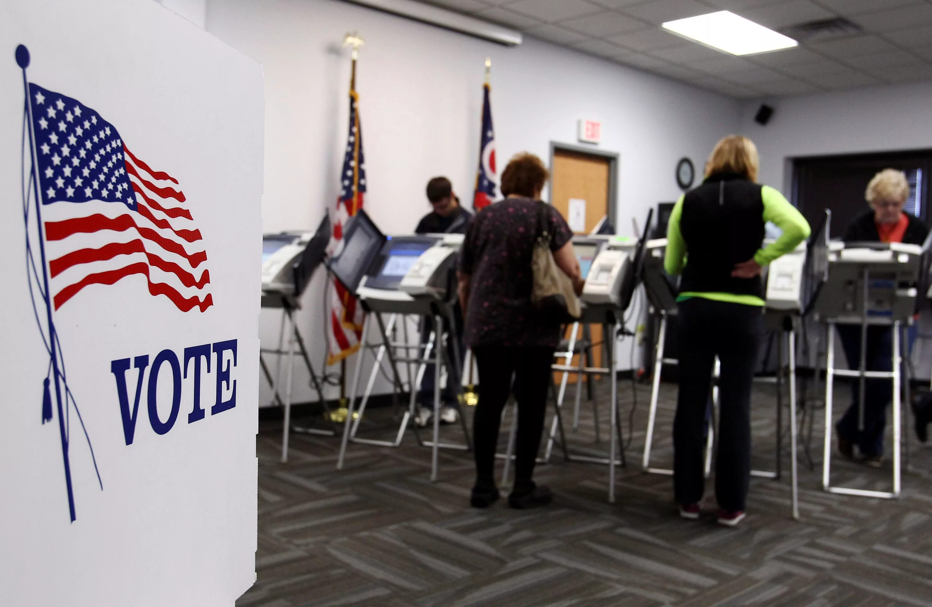 In france they hold elections. Избиратели США. Выборы президента США. Избирательная система США. Голосование в США.