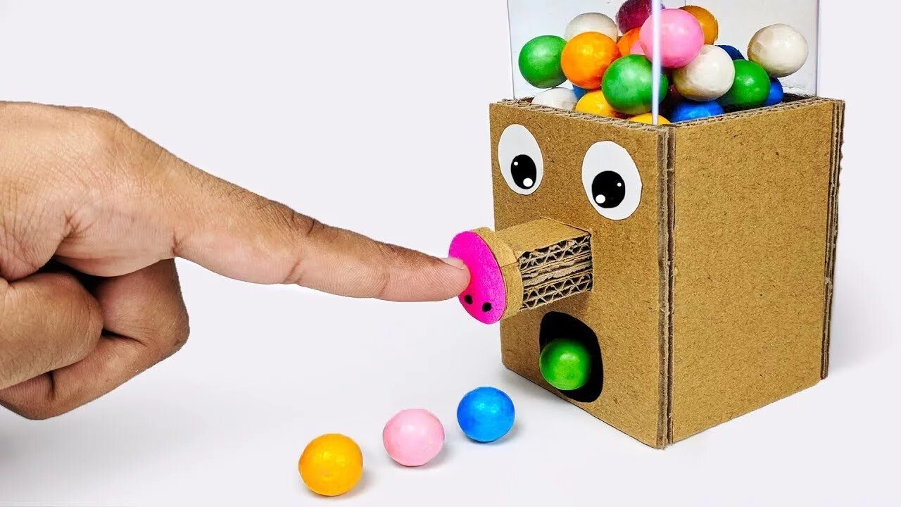 Что можно сделать из картона автомат Wow! Amazing Gumball Vending Machine with Coin Diy gumball machine, Vending mach