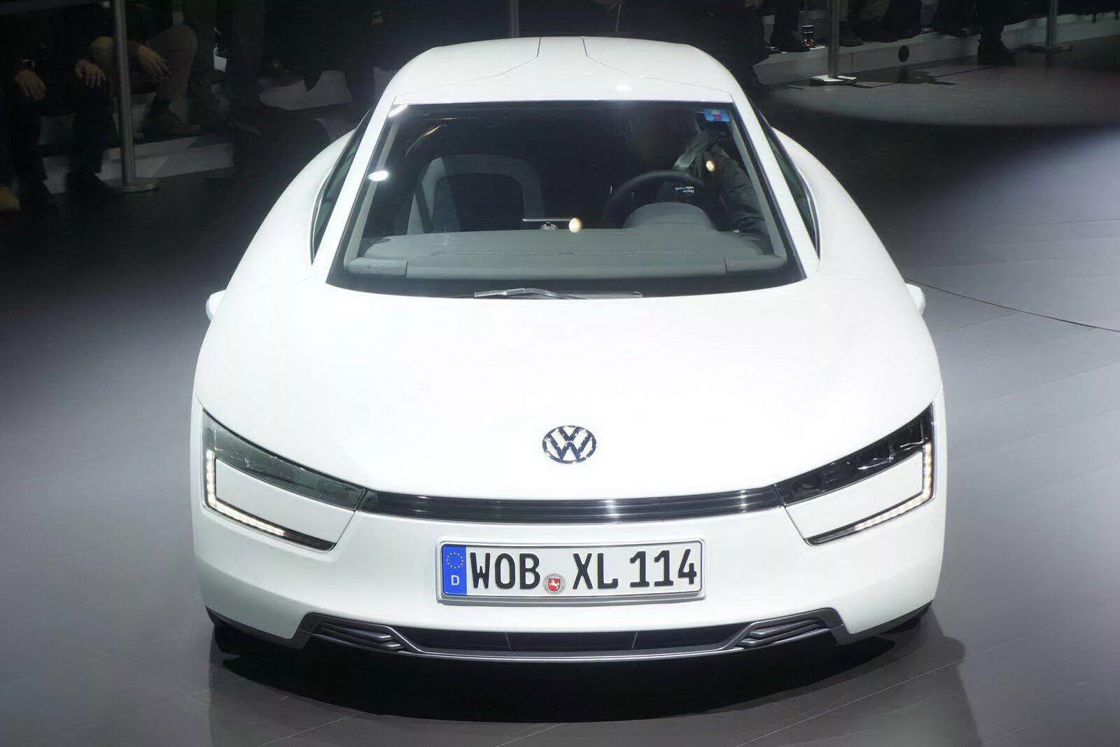 Volkswagen xl1. Volkswagen Hybrid. Volkswagen гибридный. Электро Фольксваген гибрид.