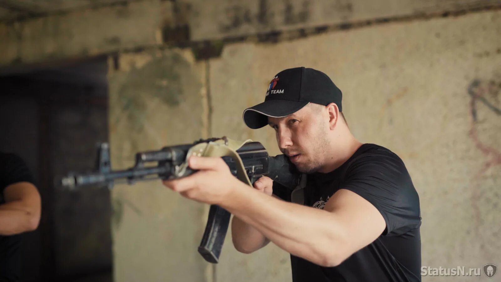 Тренировка с оружием. Оружие Чоп. Тренировка с автоматом. Тренировки телохранителей. Упражнения с оружием.