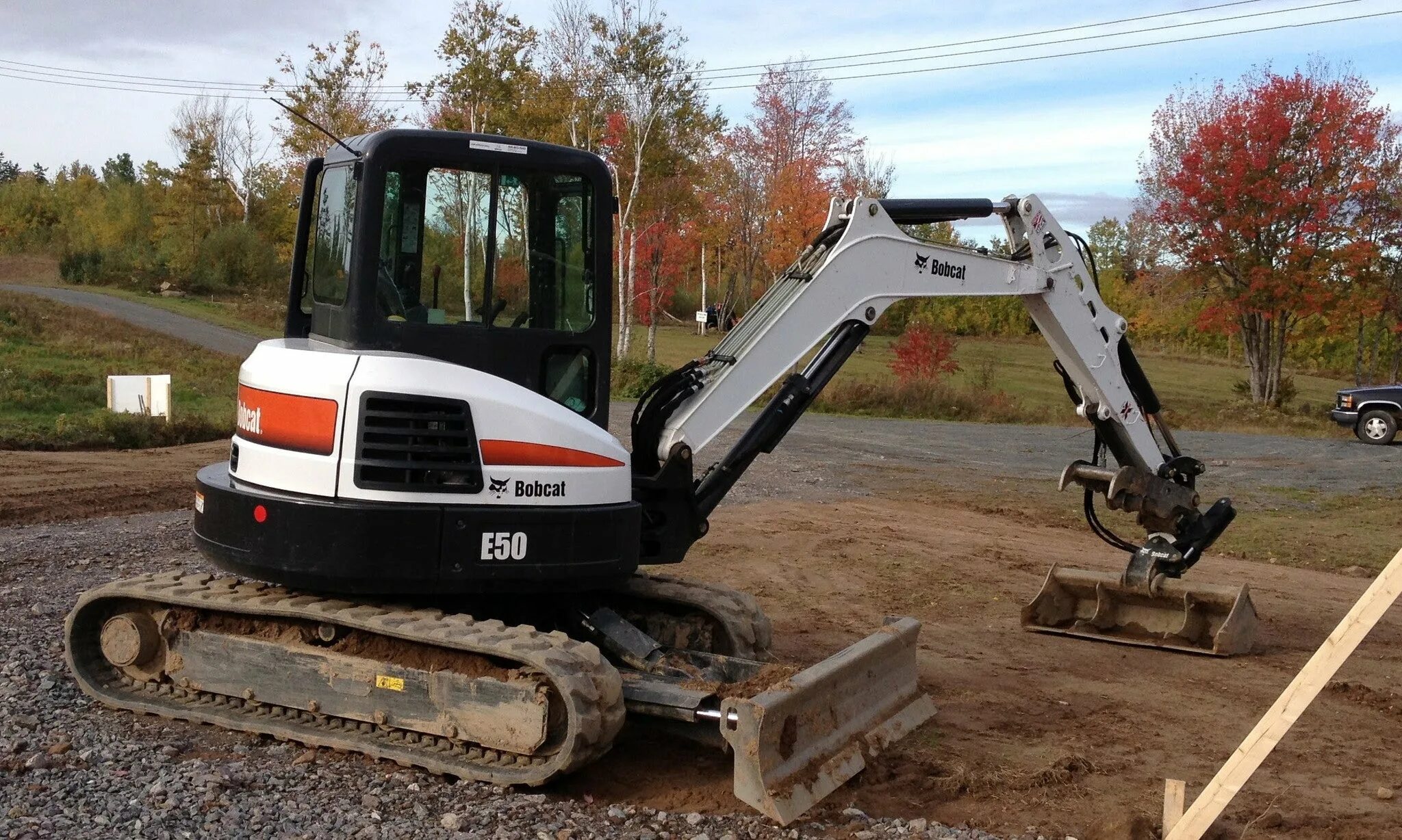 Мини экскаватор б у в россии. Bobcat e50. Миниэкскаватор Bobcat е-50. Мини экскаватор Bobcat e50. Bobcat е 50 экскаватор гусеничный.