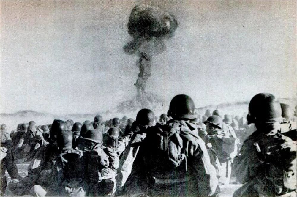 Ядерный взрыв на Тоцком полигоне в 1954 году. Операция снежок на Тоцком полигоне 1954. Тоцкий полигон 1954 год ядерные испытания. 14 Сентября 1954 Тоцкий полигон.