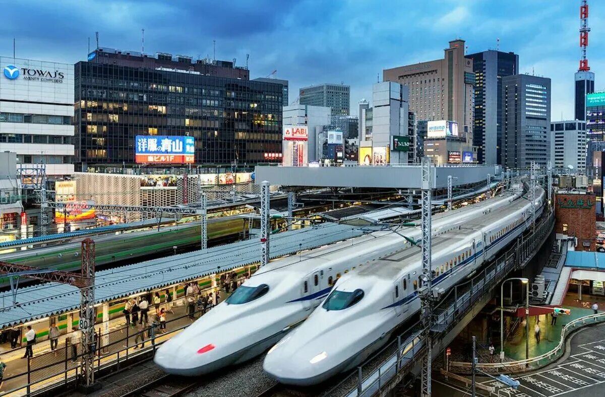Железные дороги японии. Монорельс Токио. Япония, Токио — Осака железная дорога. Поезд Токио Осака. Поезда монорельс Токио.