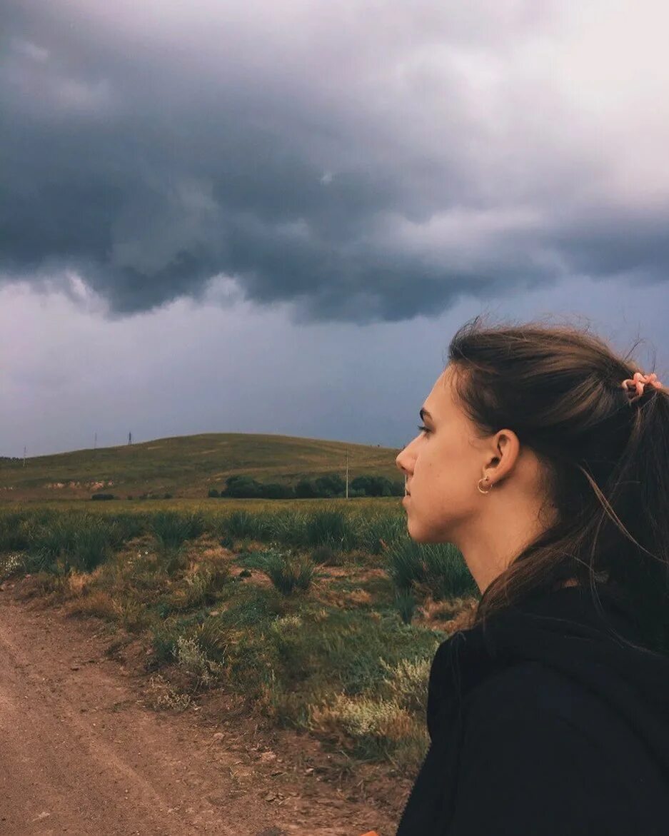 Цитаты про упущенные возможности. Давай посидим часов до пяти ню. Давай посидим часов до пяти. Товарищи у костра. Давай посидим часов до пяти.