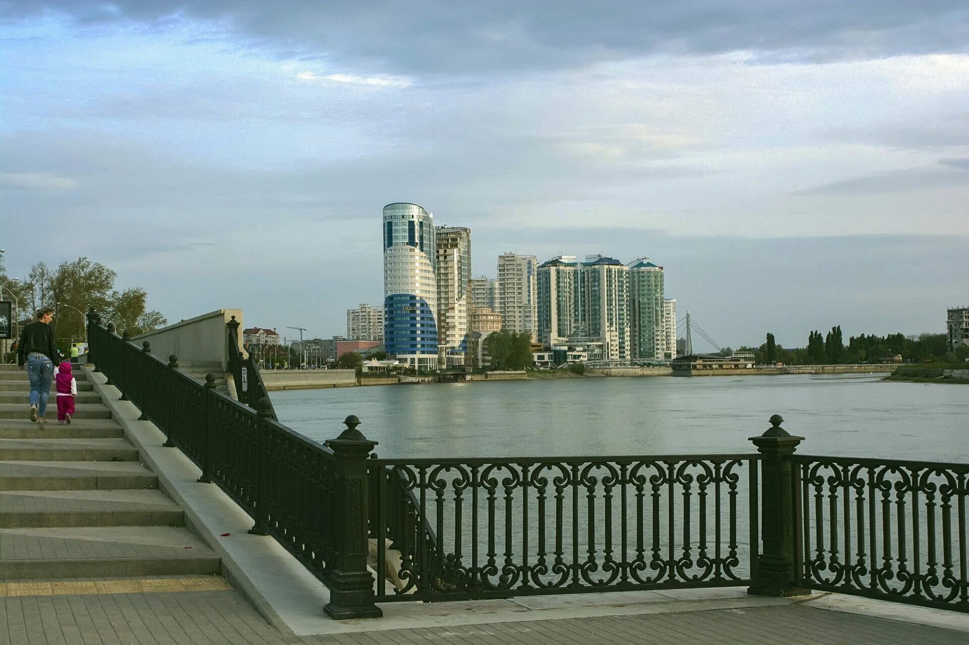 набережная кубани в краснодаре. набережная кубани в краснодаре. набережная кубани. кубанская набережная краснодар. набережная кубани в краснодаре.