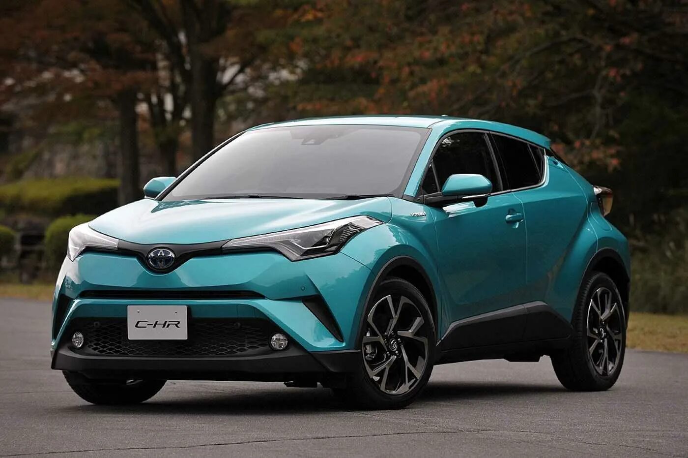 Тойота гибрид паркетник. Toyota Chr 2010. Toyota Hybrid Crossover. Кроссоверы паркетники Тойота.