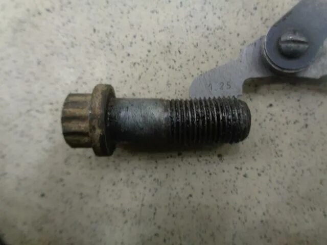 Болт крепления суппорта hyundai accent. Болт скобы суппорта переднего 2114. Болт крепления суппорта yamaha r1 1999. Болты крепления скобы заднего суппорта меган 2. 4 iv.