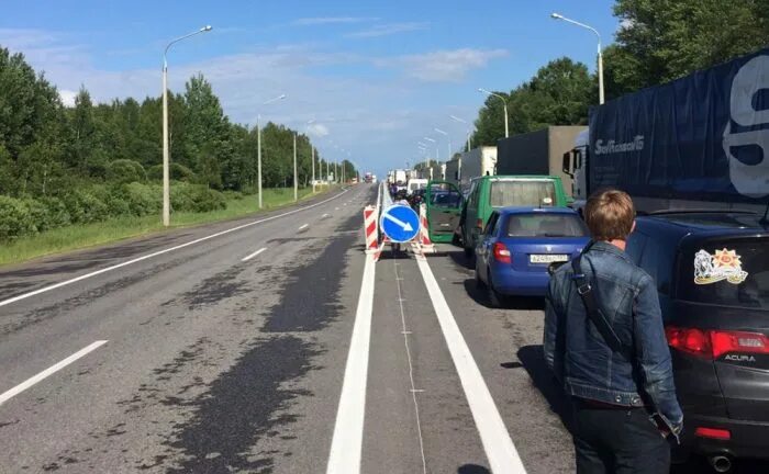 Беларусь пробка на границе. Большегрузы на границе. Пробки на границе с белоруссией и россией. Российско-белорусская граница на машине. Пробки на границе с белоруссией.