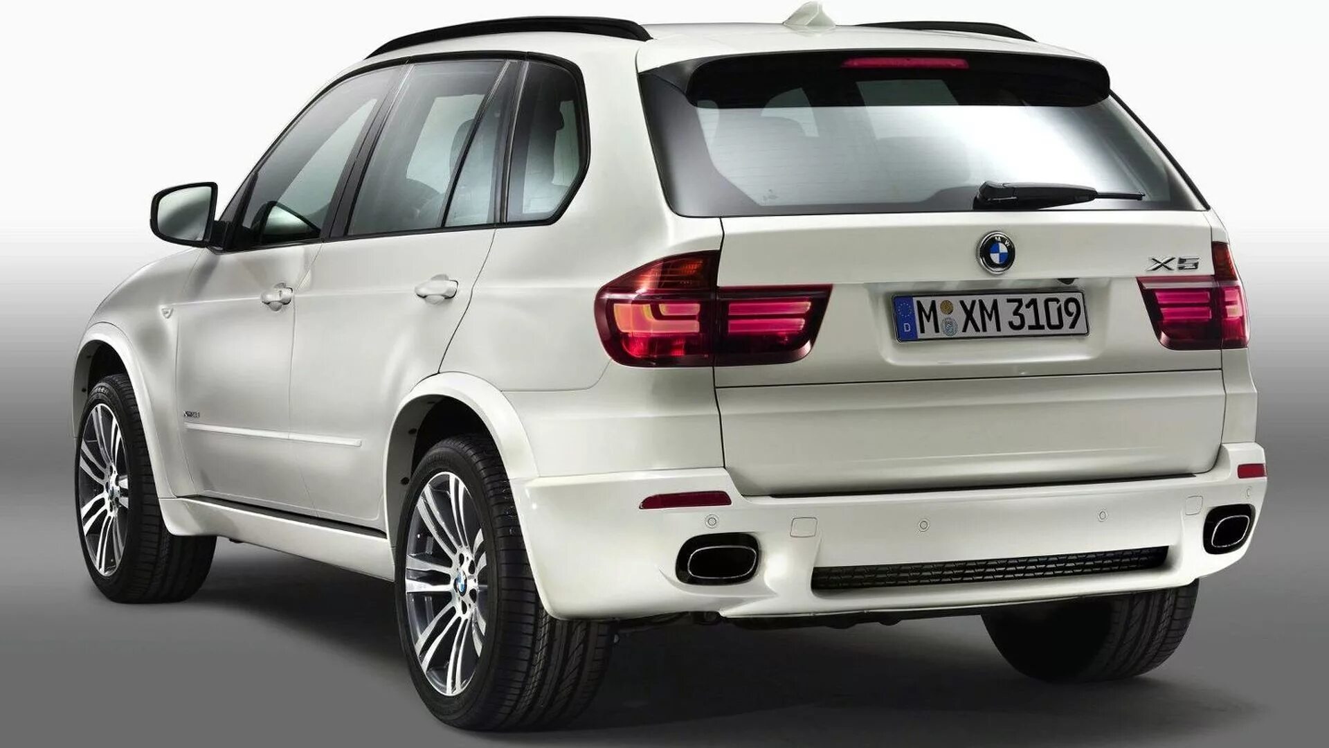 Bmw x5 2011. BMW x5 e70 White. BMW e70 m. BMW x5m 2011. BMW x5 e70 m пакет.