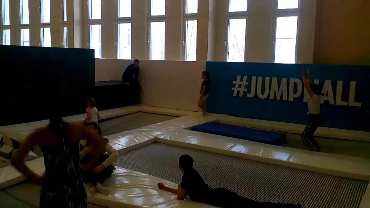 Батутный центр тольятти. Батутный центр кострома джига дрыга. Алтын батут тольятти. Батутный центр озерск. Алтын тольятти батутный центр.