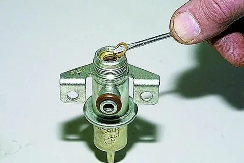 Клапан обратки топливной рампы
