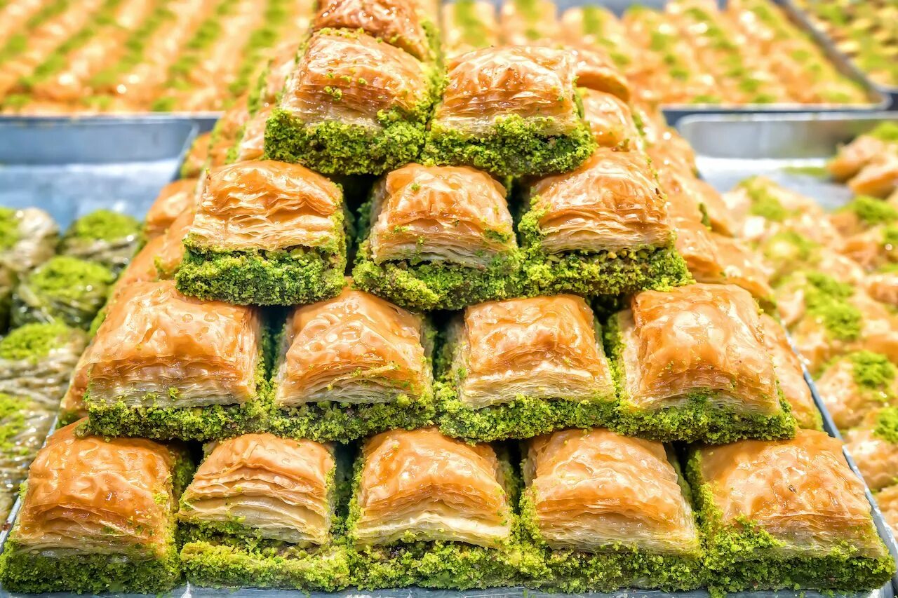 турецкая кухня баклава. турецкая пахлава баклава. баклава с фисташками турецкая. турецкая пахлава. баклава с фисташками.