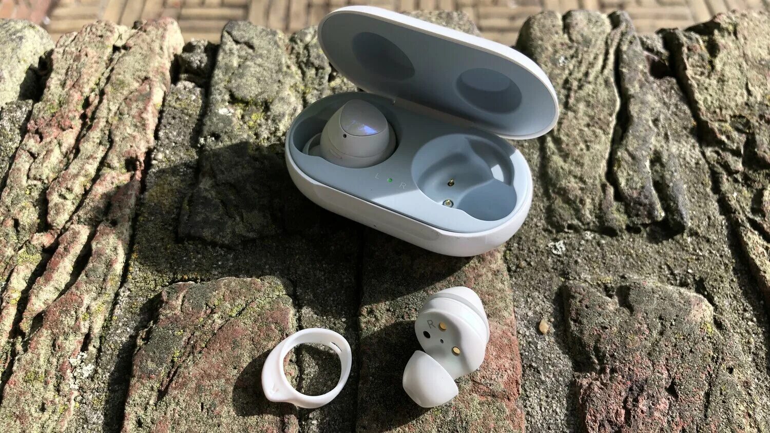 Galaxy наушники true wireless. Galaxy Buds 2. Samsung Galaxy Buds 2 Pro. Наушники самсунг Buds 2. Наушники true Wireless Samsung Buds.