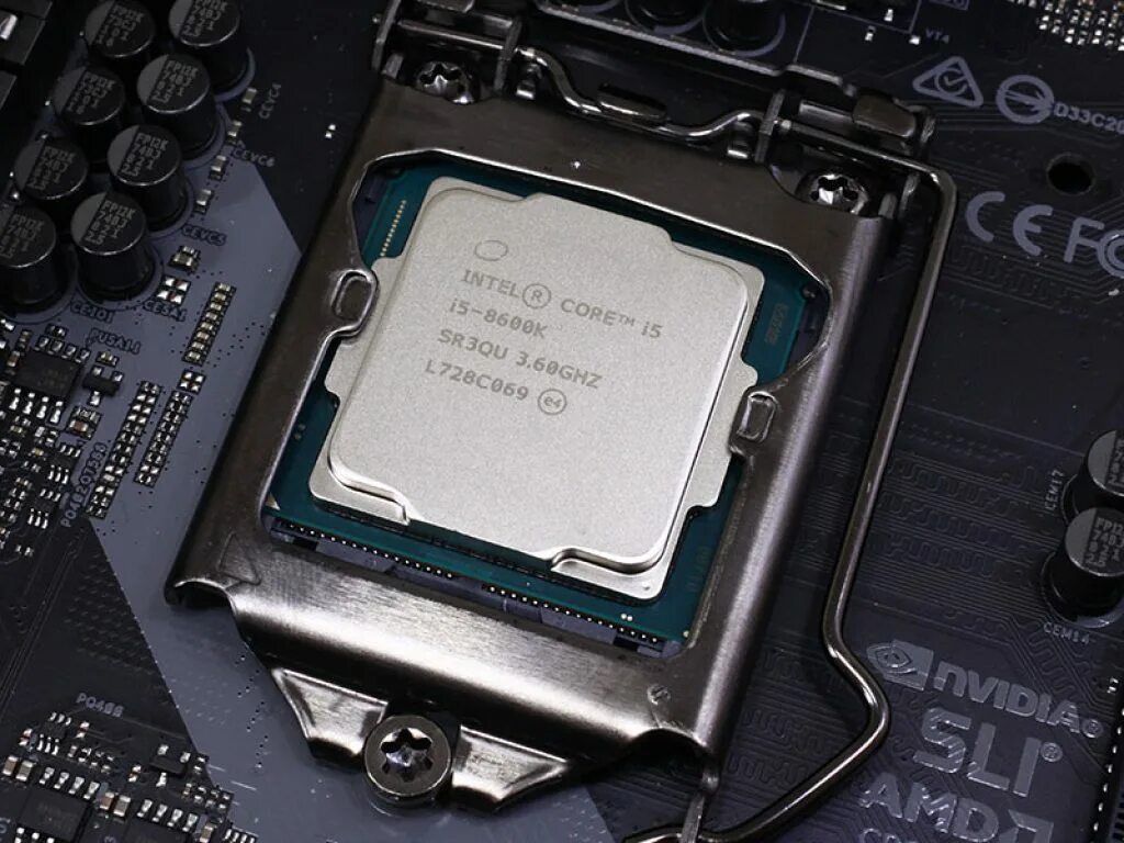 Питание процессора i5. Intel Core i5-8600k. Процессор Intel Core i5-8600k. I5 8600k. Intel Core i5-8600k 4.8 GHZ..