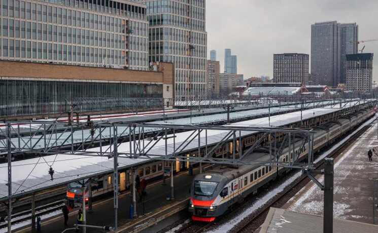 Электричка фруктовая москва. Пассажирооборот в Москве. Электричка Рыбное.