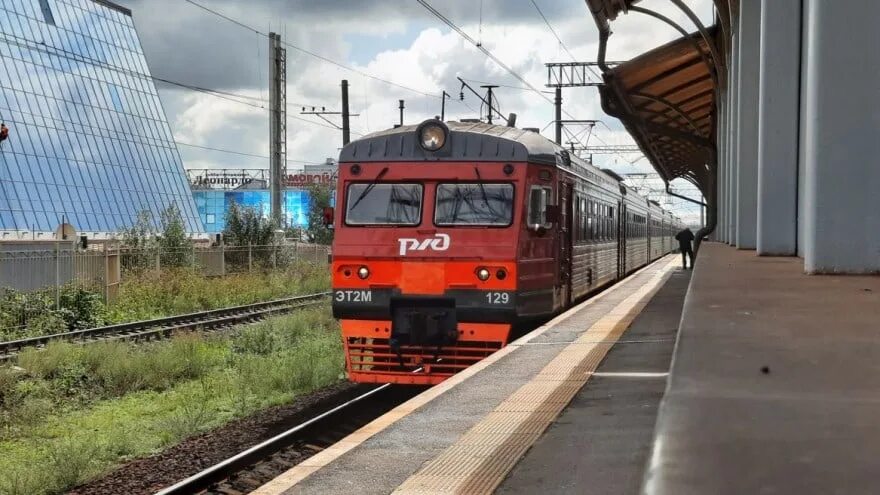 Поезд лабытнанги нижний. Новые поезда РЖД. Электричка в ЯНАО. Нижний Новгород Лабытнанги. Поезд 6410 Нижний Новгород.