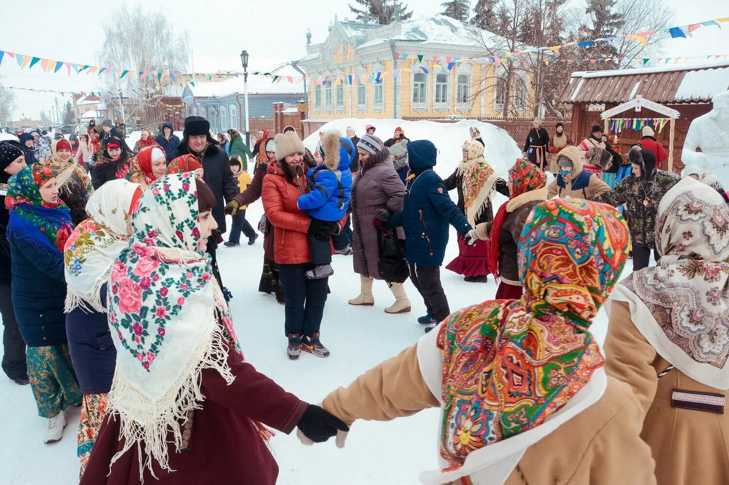 Развлечение широкая масленица. Суздаль гуляния Масленица. Масленица в Талдоме. Народное гуляние. Ярмарочные гуляния.