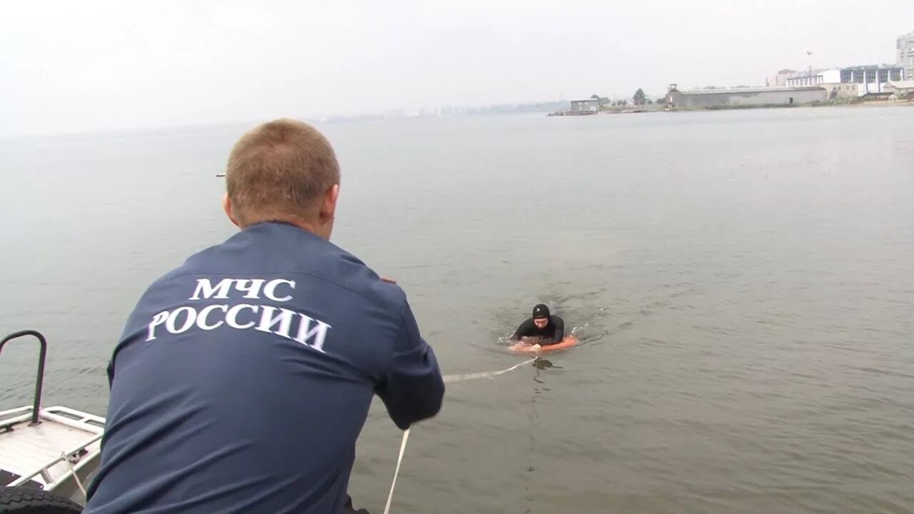 Утонул мчс. Мчс спасение утопающих. за спасение утопающих мчс. спасение утопающего зимой.