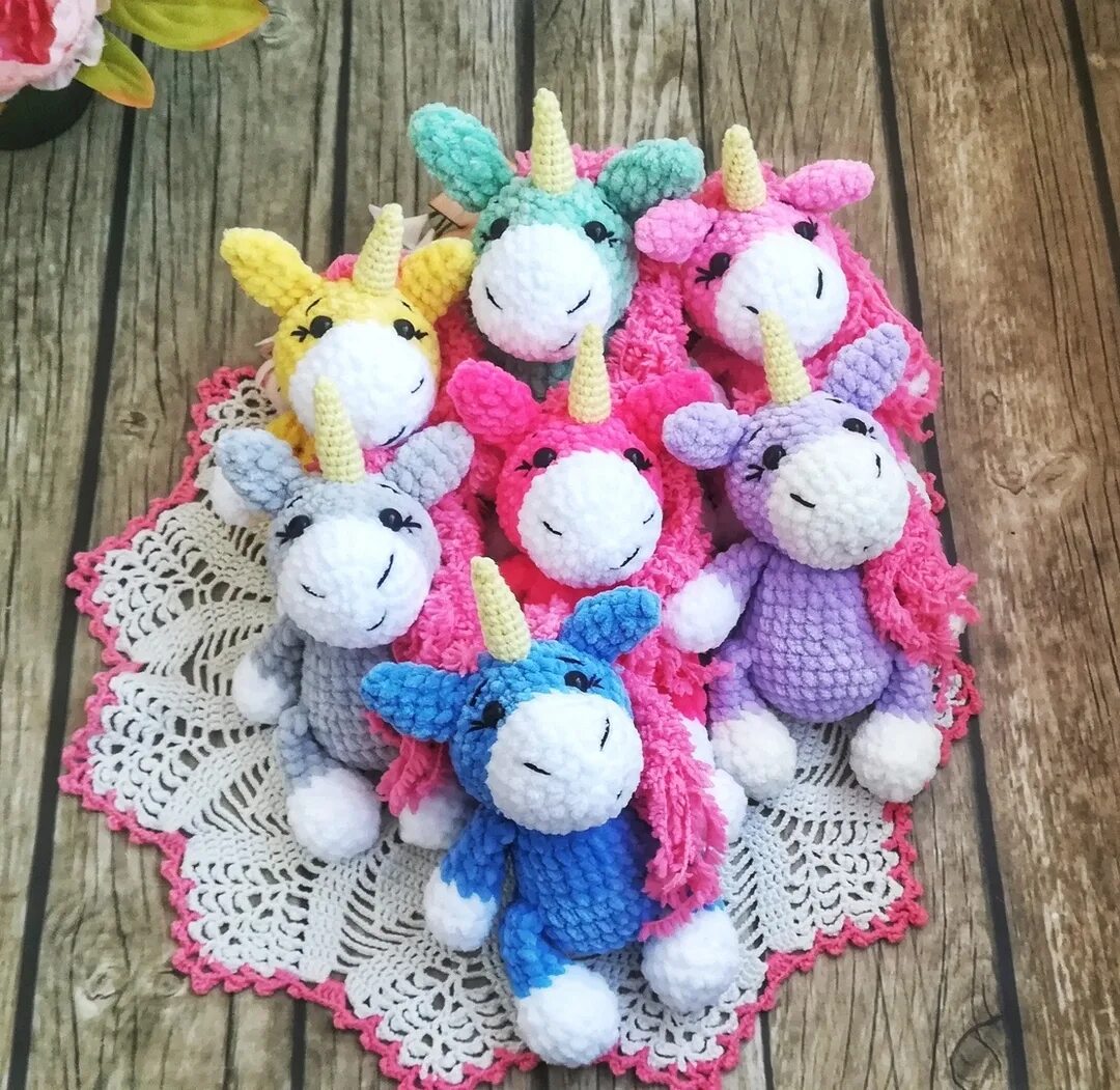 Единорог крючком из плюшевой. Крошка Единорожка амигуруми. Amigurumi Crochet Единорог. Единорожка амигуруми крючком.