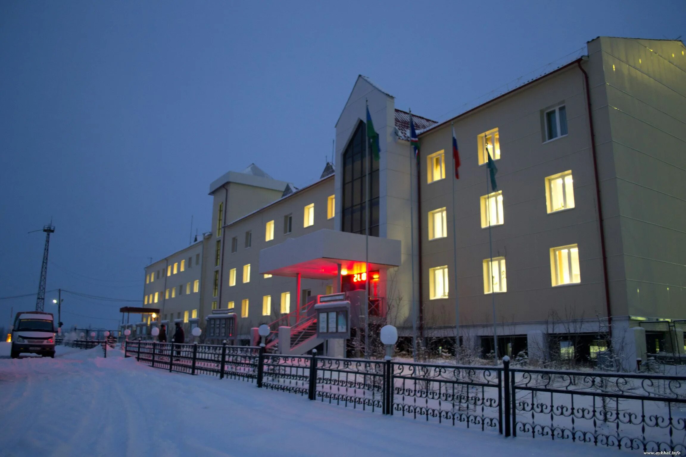 Город айхал. Айхал Республика Саха. Посёлок городского типа Айхал. Сок Айхал. ДК Северное сияние Айхал.