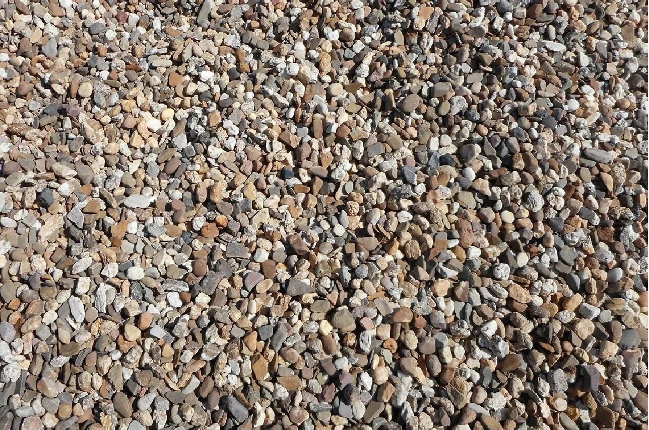 Щебень м200. Гравий окатанный 10-20. Гравие. Бетон на гравии. Гравий 5х20.