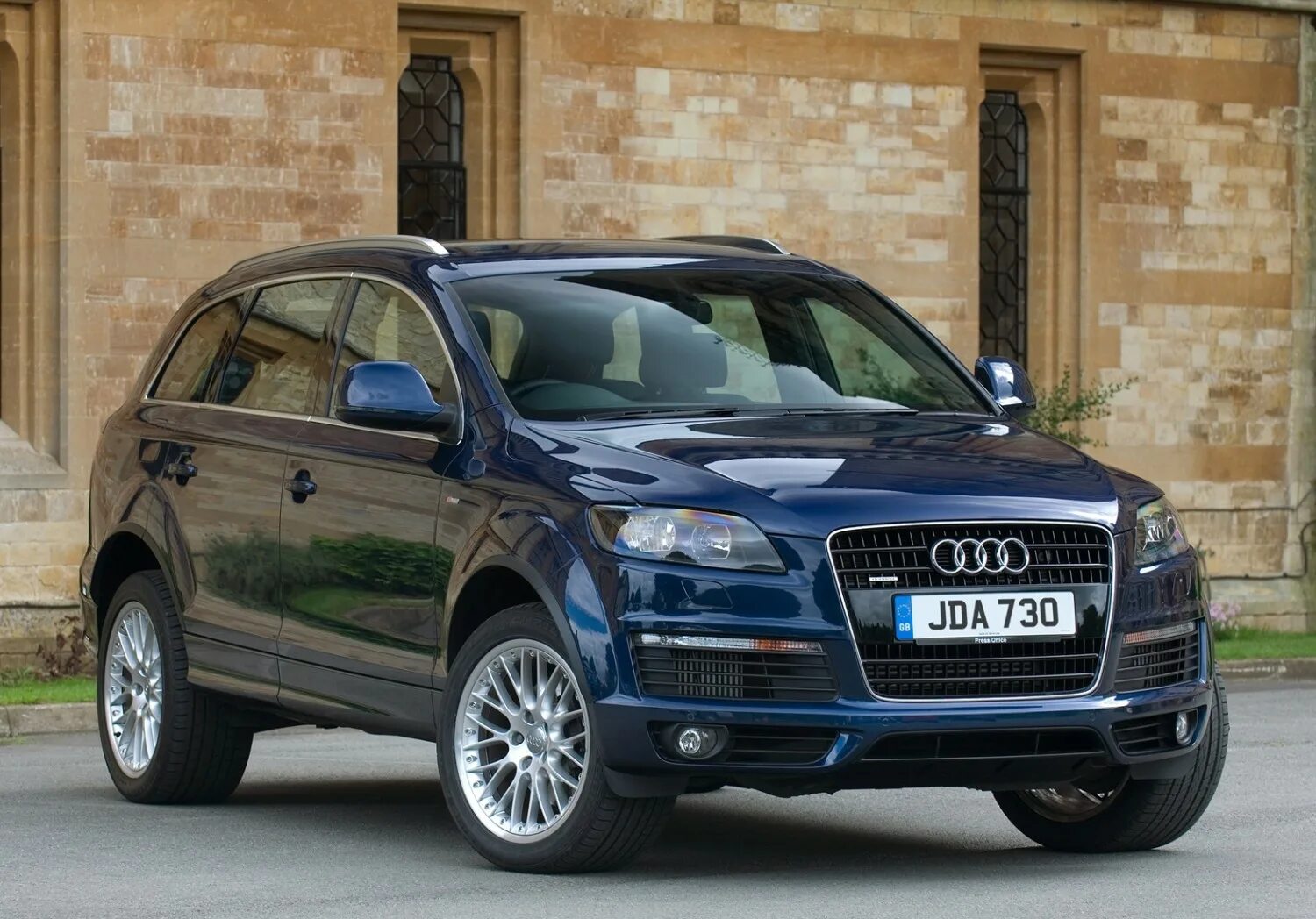 Ауди q7. Audi q7 2005. Audi q7 2006. Audi q7 q7. Ауди q7 2005.