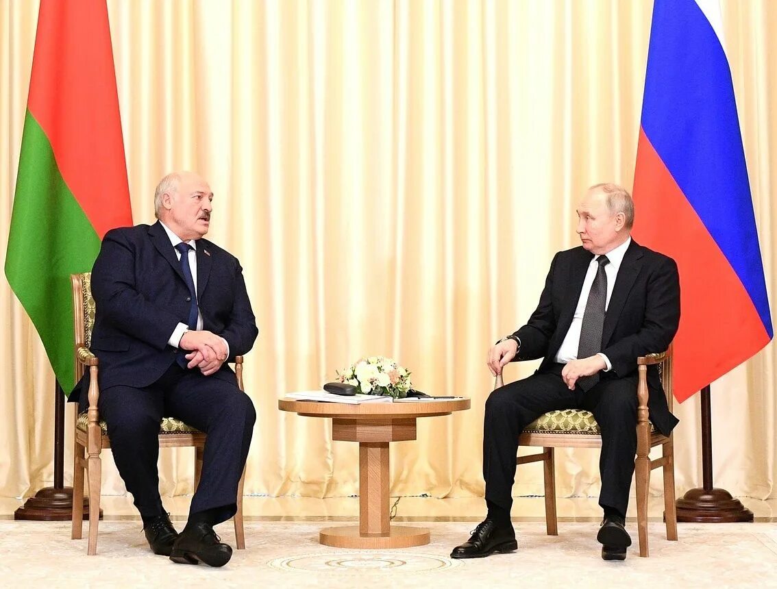 Лукашенко в сочи 2021. Путин лукашенко переговоры сочи. Беседа с президентом белоруссии александром лукашенко 27 декабря 2022. Путин и лукашенко музей снг. Лукашенко собрался на новую встречу с путиным.