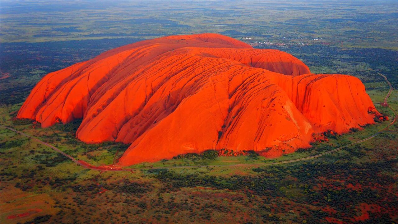 Гора Айерс рок Австралия. Австралия красная гора Улуру. Красная скала Айерс-рок Австралия. Скала Айсер рок в Австралии. Громадный это какой