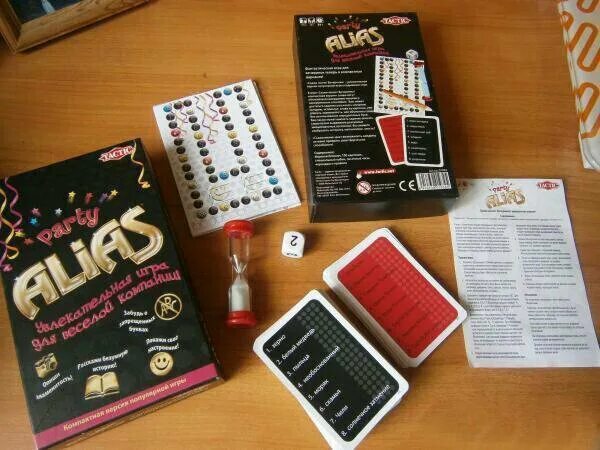 Tactic элиас для всей семьи 2. Игра в которой надо объяснять слова. Элиас игра настольная. Turbo tastic игра настольная. Вечеринка с настольными играми.