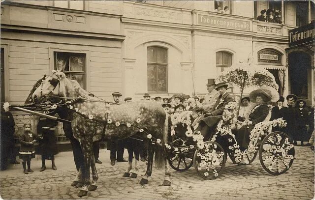 День белого цветка 1911 Казань. День белого цветка в Швеции. Праздник белого цветка фото старые.