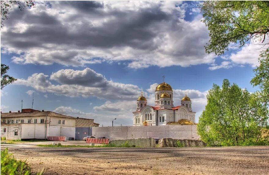 Николаевский белгородская. Валуйский Успенский Николаевский монастырь. Валуйки монастырь. Никольский храм Валуйки.