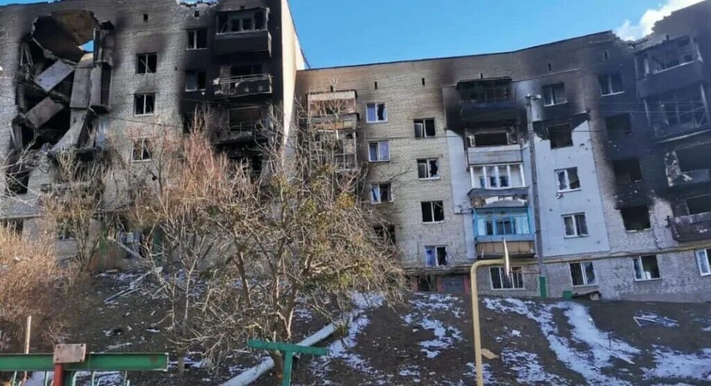 Разрушенный дом в одессе. Разрушенный дом. Разрушенные города Украины. Дом в Украине разбомбили. Разбомбленный дом в Одессе.