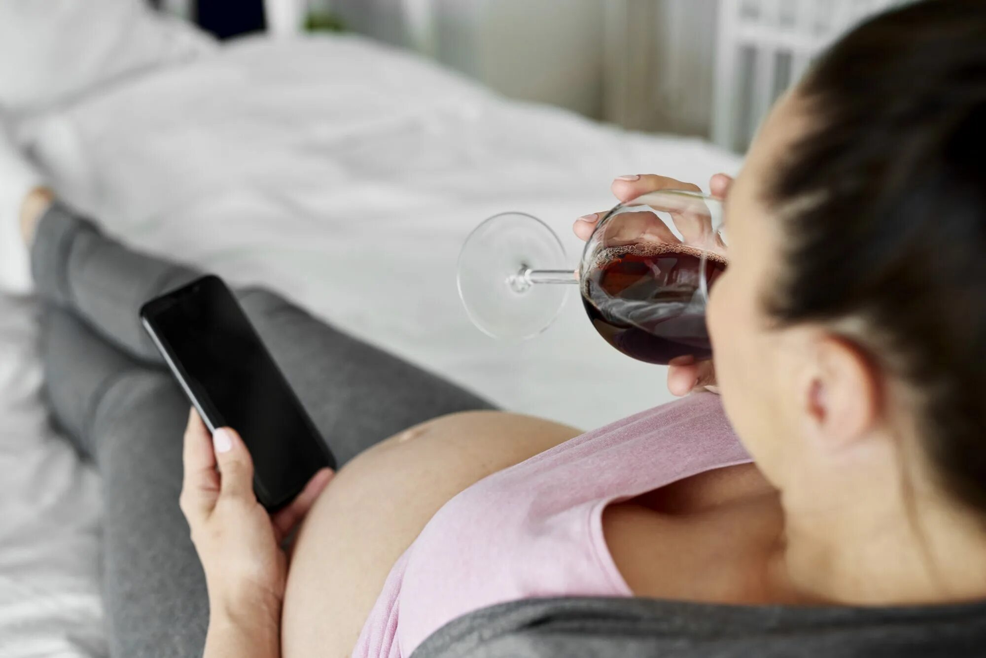 Алкоголь и беременность. Пьющие беременные ем
