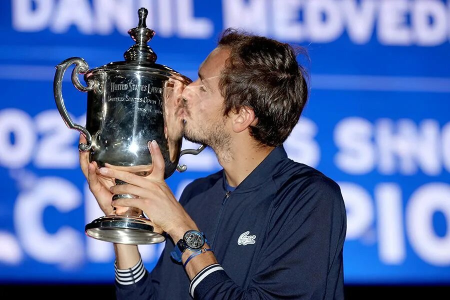 Кто выиграет us open 2025. Us open кубок. кубок us open теннис.
