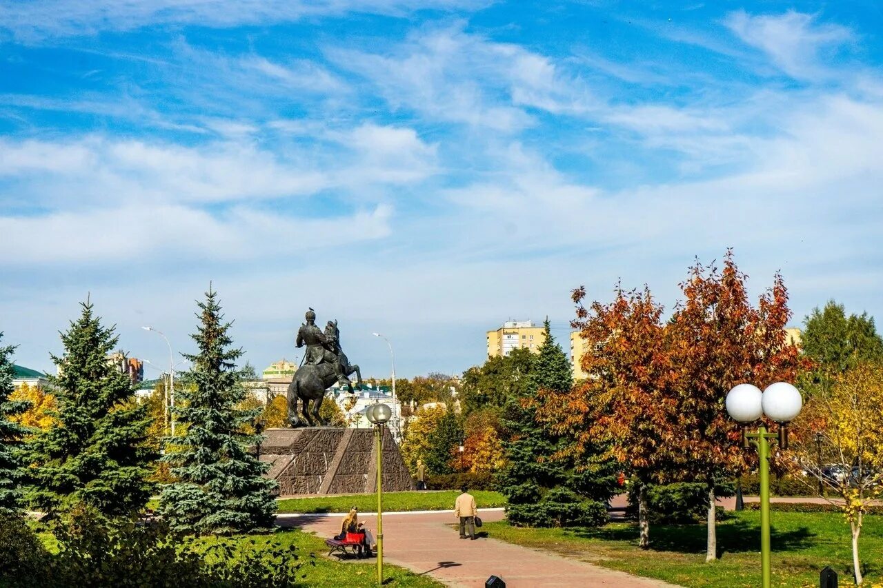 Сквер Ермолова. Город Орел Орловская область. Сквер им Ермолова Орел. Сквер Ермолова Орел сверху. Картинки города орла