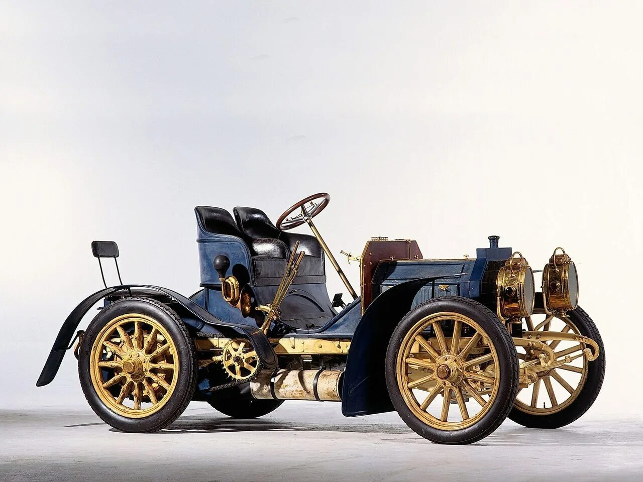 1 автомобиль мерседес. Mercedes 35hp 1901. Mercedes Simplex 35 PS 1900. Mercedes 35 PS 1901. Первый автомобиль Мерседес 1901.