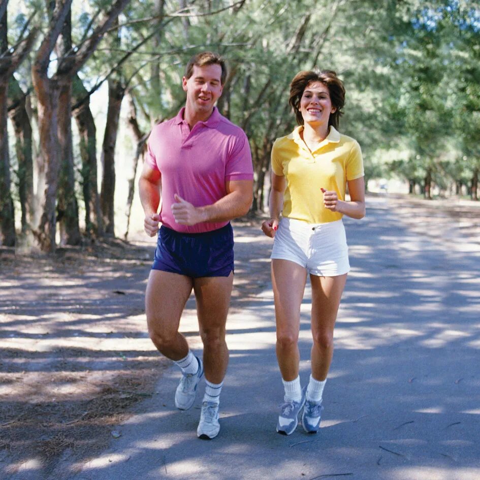 упражнения для оздоровительной ходьбы. влияние оздоровительного бега. спортивные люди. физическая активность и спорт. техника бега трусцой постановка стопы.