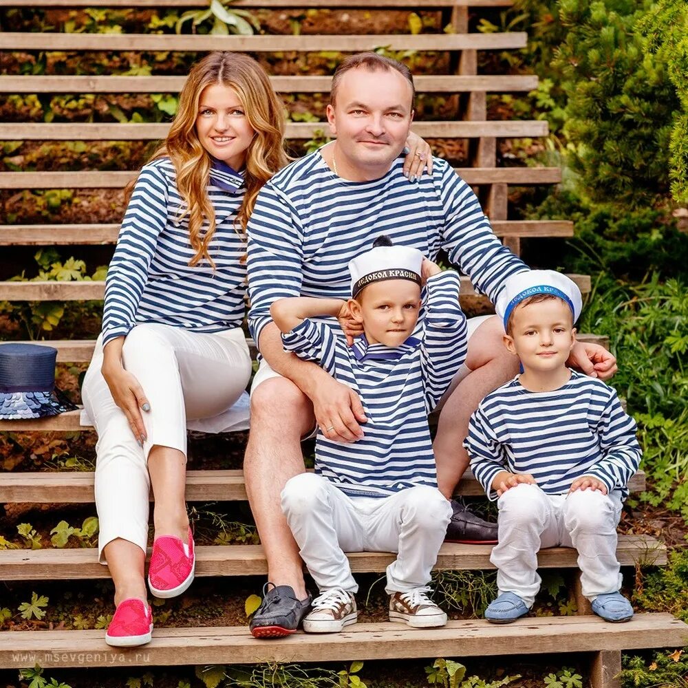 Лук Фэмили Фэмили. Одежда для фотосессии для всей семьи. Стиль для всей семьи. Семья в одном стиле.