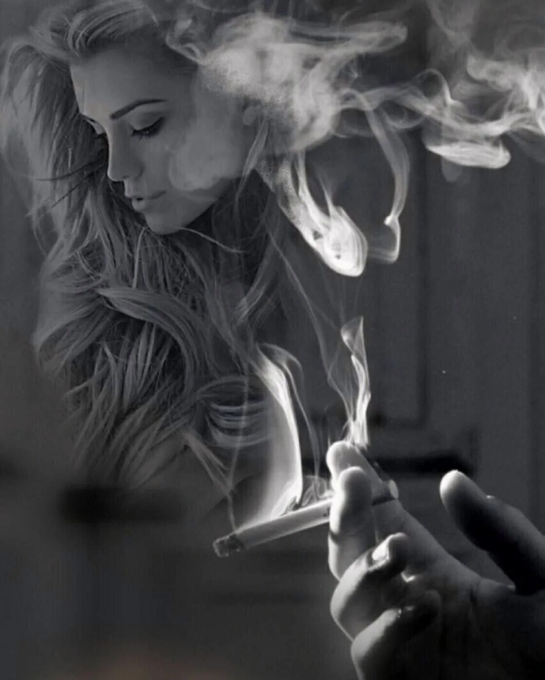 Дым сигарет. Сигаретный дым. Лысый с сигаретой. Эстетика сигаретного дыма. Вместе с дымом сигарет