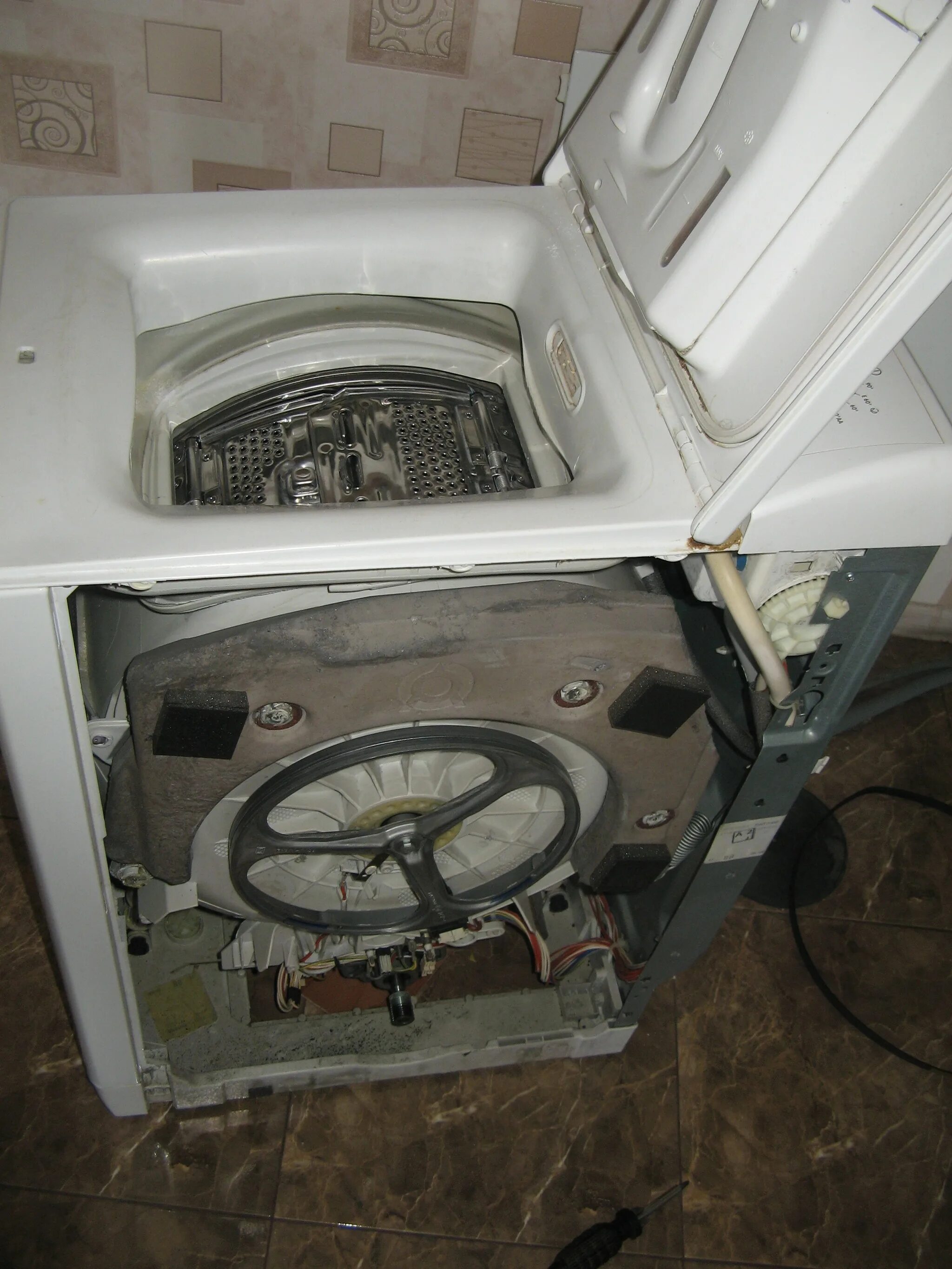 Как разобрать стиральную машину с вертикальной загрузкой. Суппорт подшипника стиральной машины Zanussi ZWT 3105. Подшипники для стиральных машин Zanussi ZWT 3105. Стиральная машина Zanussi ZWT 3105. Подшипник для стиральной машины Zanussi ZWT 385.