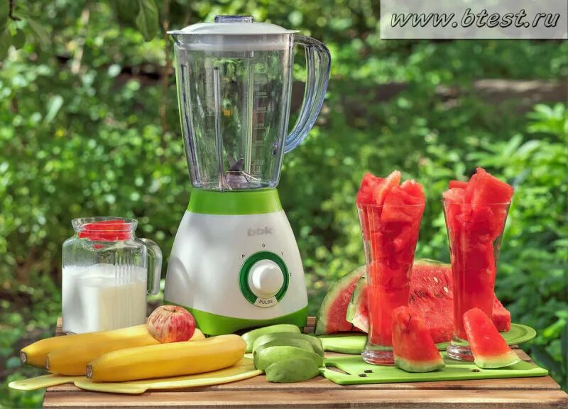 Темный фон для блендера. Блендер стационарный ретро. Scarlett sc-hb42f62 черный. Блендер bbk kbh1020. Блендер bbk kbs0505 кувшин.