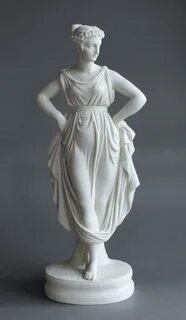 Статуя Женская.