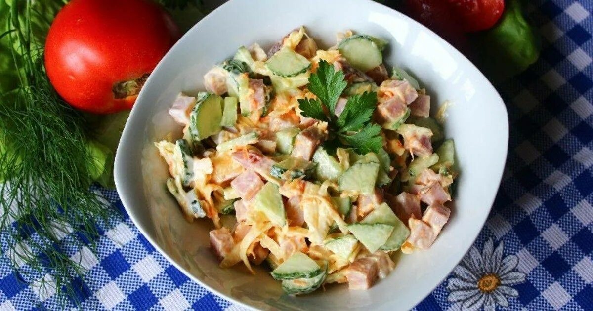 Салатики вкусные. Простые салаты. Легкий салат. Простенькие салаты