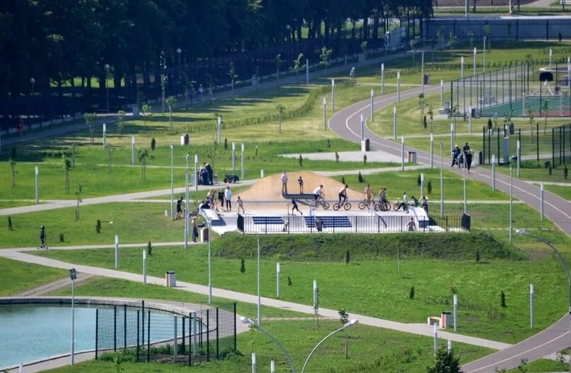 Парк 50 летия автоваза тольятти. Новый парк победы тольятти. Парк автоваза тольятти. Парк 50 летия автоваза. Сквер 50 лет автоваза тольятти.