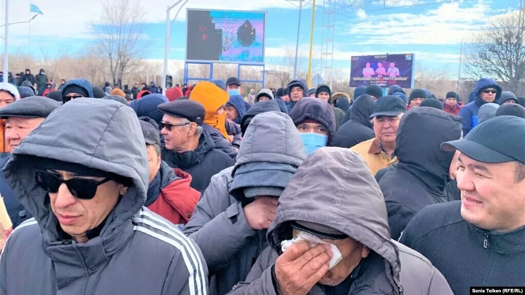 Снижение призывного возраста до 25. Жанаозен протесты. Мангыстау митинг. Недовольные в Казахстане. Митинг в Казахстане сегодня 2023.