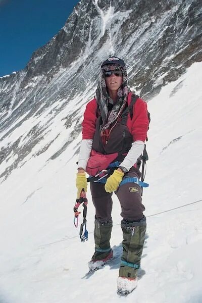 Эверест Роб Холл 1996 тело. Стюарт Хатчинсон Эверест.
