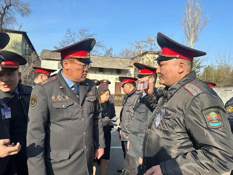 Начальник первомайского ровд. Первомайский ровд ижевск. Начальник первомайского ровд. Начальник первомайского ровд. Участковый милиционер.