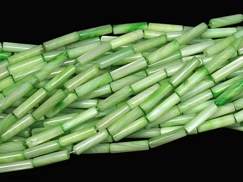 Зеленая трубочка. Бусина трубочка перламутр. Бусины формы трубочки. Зеленые трубочки в соленьях.