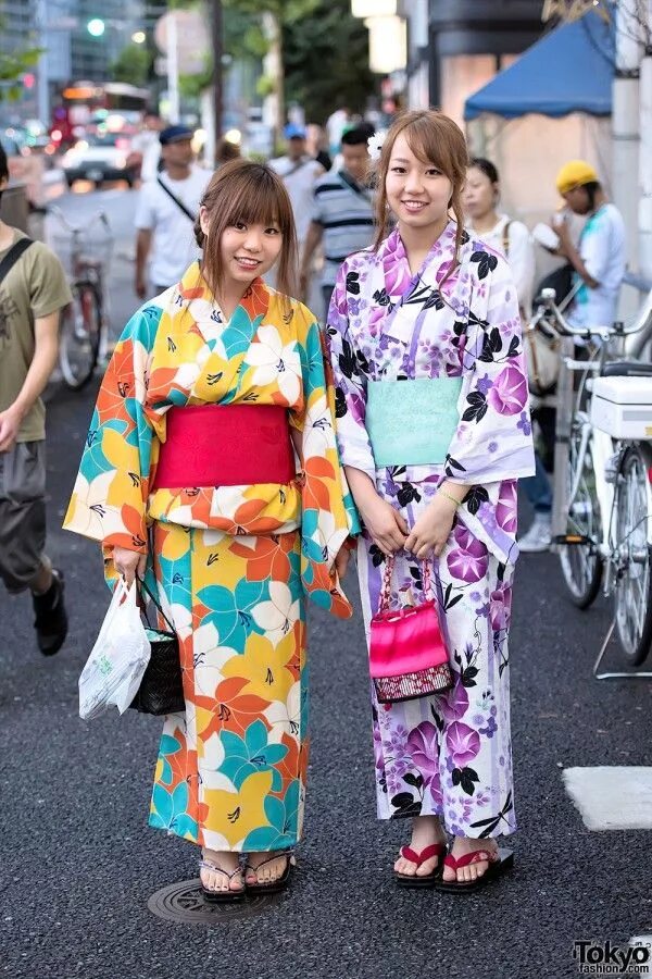 Токийские одежда. Юката Харадзюку. Японское кимоно Харадзюку. Японский фестиваль кимоно. Фестиваль в Японии в кимоно.