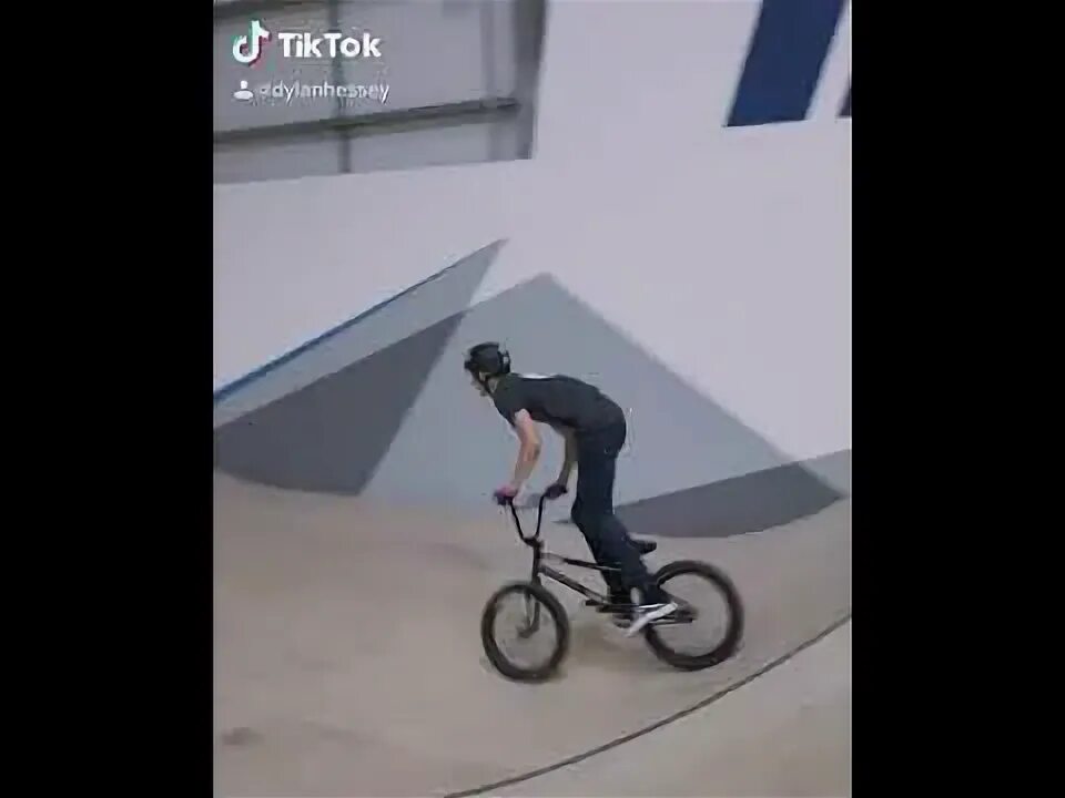 Bmx streets game. Квод барспин. Барспин на самокате. Заставки на телефон с ванети и барспин. Квод барспин.